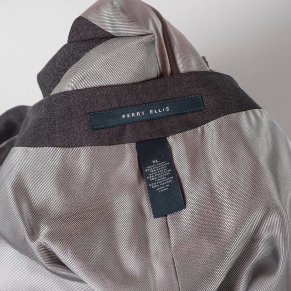 Perry Ellis Vest - XL - Picture 2 of 7